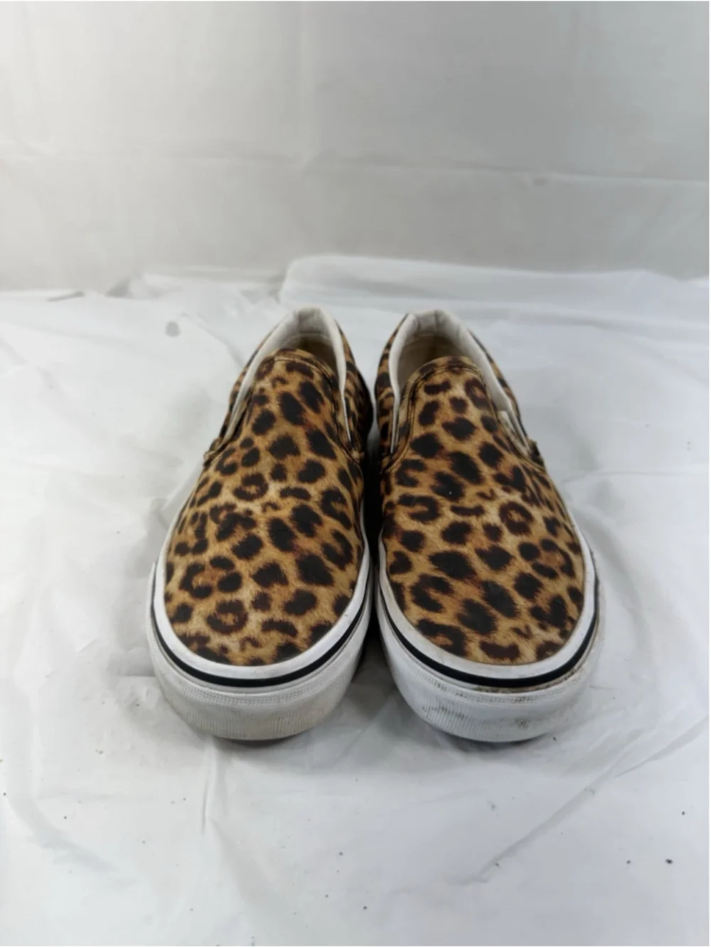 Vans Slip On Leopard Womens Size 7 Animal Print Shoes Skateboarding Casual
